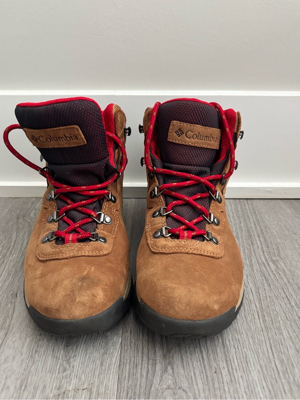 Columbia Brown Suede Hiking Boots with Red Laces